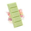 Fondant parfumé fraise rhubarbe Les Fées Mères, barre de cire végétale à casser pour brûle-parfum, fabriquée dans les Vosges.