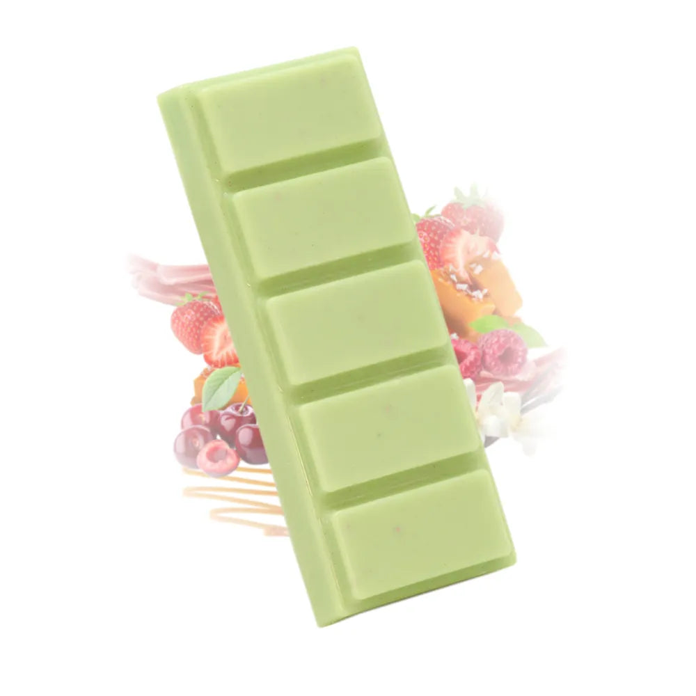 Fondant parfumé fraise rhubarbe Les Fées Mères, barre de cire végétale à casser pour brûle-parfum, fabriquée dans les Vosges.