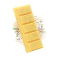 Fondant parfumé macaron vanille Les Fées Mères, barre de cire végétale à casser pour brûle-parfum, fabriquée dans les Vosges.