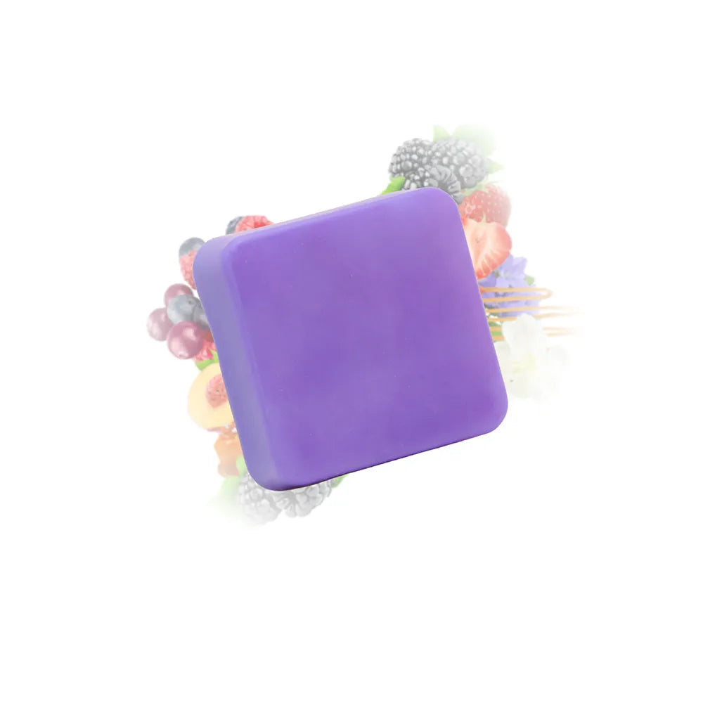 Galet de cire parfumée mûres sauvages Les Fées Mères, fondant artisanal en cire végétale pour brûle-parfum, fabriqué dans les Vosges.