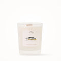 Petite bougie parfumée Les Fées Mères avec l'étiquette « J'irai où tu brilleras », petit format 20 heures, pot en verre blanc et mèche en bois de hêtre