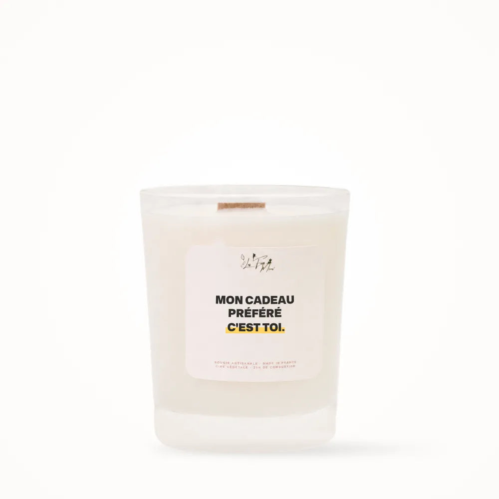 Petite bougie parfumée Les Fées Mères avec l'étiquette « Mon cadeau préféré, c'est toi », petit format 20 heures, pot en verre blanc et mèche en bois de hêtre