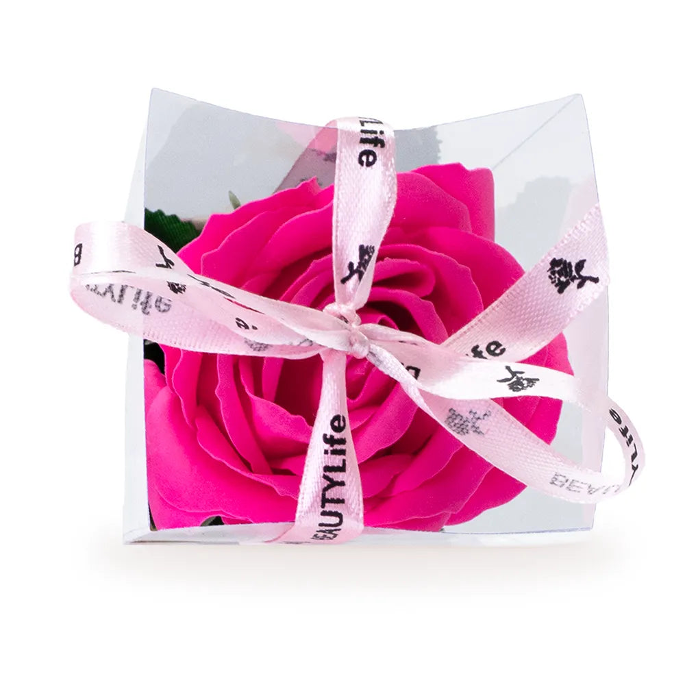 Rose de savon fuchsia vue de dessus aux pétales veloutés, fleur éternelle décorative Les Fées Mères