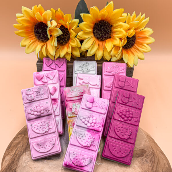 Cette photo représente le pack 10 fondants barres. 1200h de diffusion au total pour l'intérieur. C'est un coffret parfumé économique. Fondant tablette artisanal fait main et parfumé au véritable parfum de Grasse