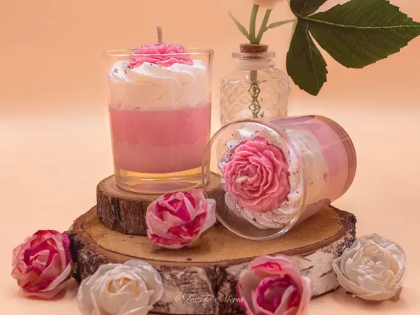 cette photo représente la bougie gourmande pivoine