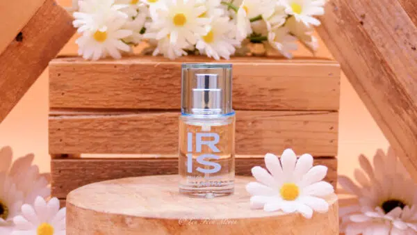 cette photo représente le parfum iris