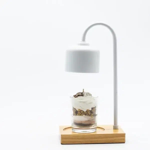 cette photo représente la lampe à bougie blanche