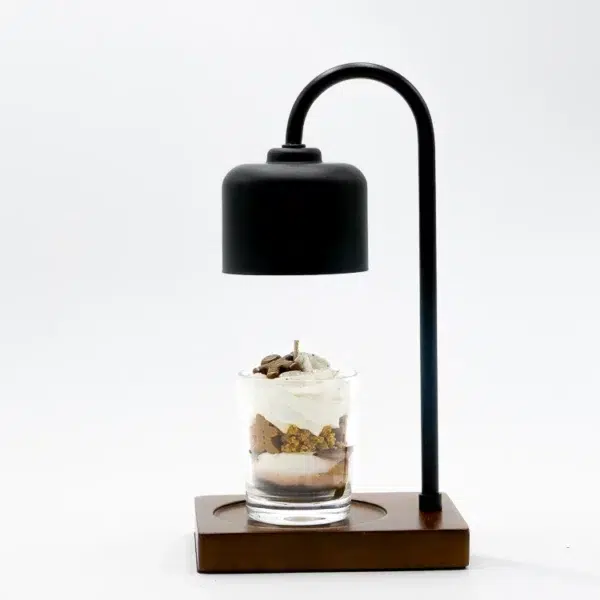 cette photo le présente la lampe à bougie noire