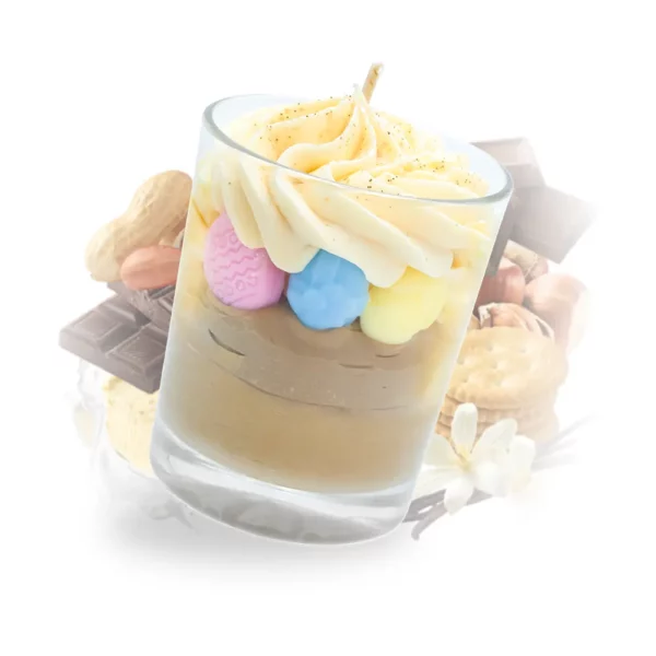 Bougie Pâques artisanale en forme d'œuf en chocolat sur une chantilly de cire gourmande façonnée à la main.